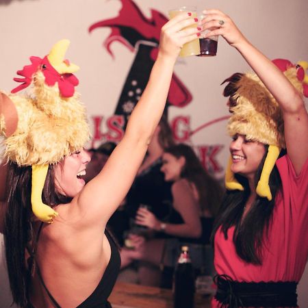 Rising Cock Party Hostel Lagos Bagian luar foto